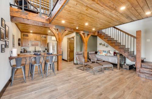 Ponce De Leon Apartment | Eagle Viewing & Grill Station: James River Retreat