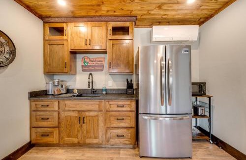 Ponce De Leon Apartment | Eagle Viewing & Grill Station: James River Retreat