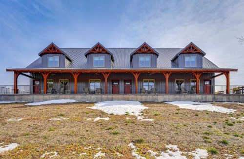 Ponce De Leon Apartment | Eagle Viewing & Grill Station: James River Retreat