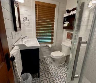 Eastport House | Eagles Bluff Cottage