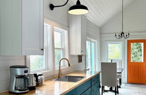 Eastport House | Eagles Bluff Cottage