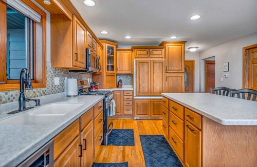 De Soto House | Eagles Landing Sleeps 15 HOT TUB