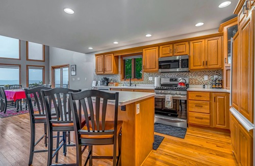 De Soto House | Eagles Landing Sleeps 15 HOT TUB
