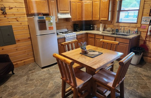 Clearville Cabin | Eagles Nest At Creekside Resort