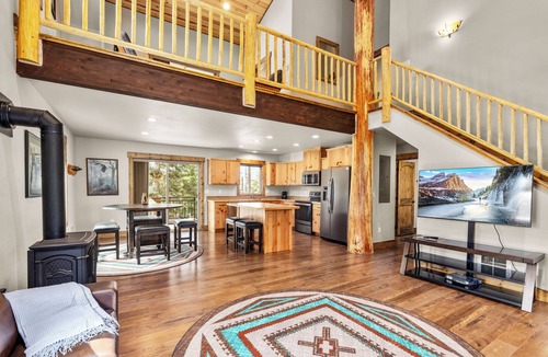 Bigfork House | Eagles Nest at Experience Montana Cabins