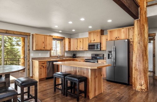 Bigfork House | Eagles Nest at Experience Montana Cabins