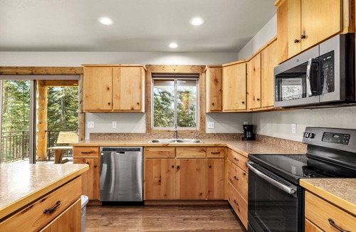 Bigfork House | Eagles Nest at Experience Montana Cabins