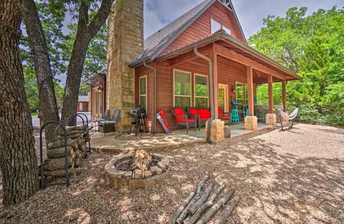 Medicine Park Cabin | EAGLES NEST - CABIN W/HOT TUB
