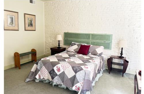 Louisiana Hotel | Eagles Nest Inn