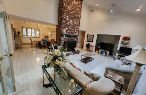 Thompson Ridge House | Eagles Nest Mansion