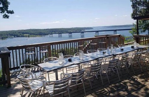 Lake Ozark Hotel | EAGLES NEST MOTEL & LOUNGE