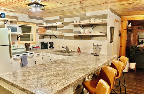 De Soto Cabin | Eagles Nest- River View Cabin