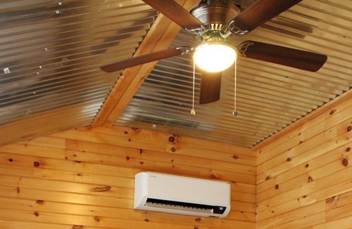 Wynne Cabin | Eagles Nest, Tiny Home at Tiny Acres