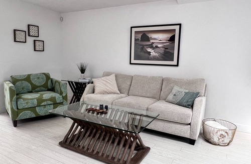 Eagle House | Eagles-Perch, Home Close to Downtown Eagle