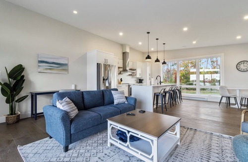 Shemogue House | Eagles Point - Waterfront Wilderness Retreat with Stunning Views!