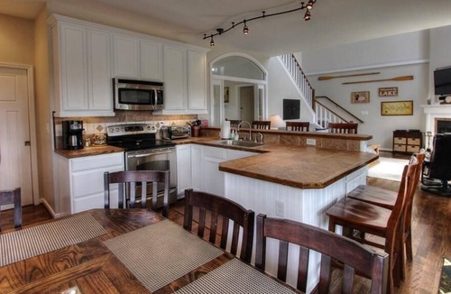 Boydton House | Eagles Retreat on Lake Gaston! Nature Lovers Paradise!