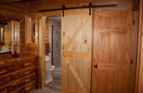 Pigeon Forge Cabin | Eagles Roost by RedAwning