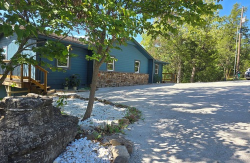 Holiday Island House | Eagles Roost Lakeview B Side w/hottub
