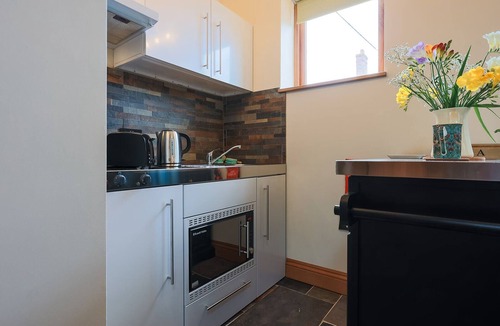 Grafton Regis Apartment | Eakley Stables - Weiser