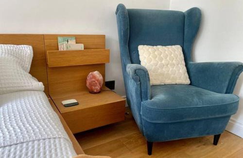 Ealing Common Apartment | Ealing Broadway bright flat