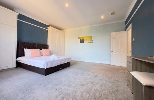 Ealing Common Apartment | Ealing Hight's-underground walking direct to Heathrow -shops