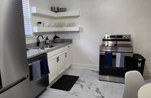 Earlewood House | Earlewood 2 bed 1 bath duplex