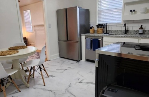 Earlewood House | Earlewood 2 bed 1 bath duplex