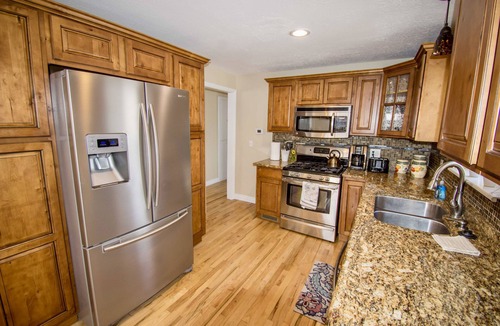 Cottonwood Heights House | Early Bird Discount - Ski House with workspace + VIEWS!