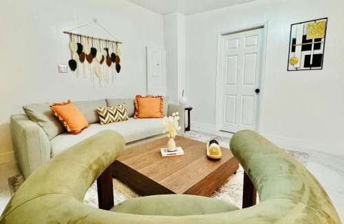 West Little Havana House | Earth-Toned Escape, Stylish Stay