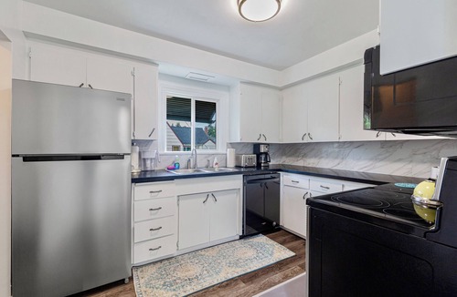 Bryn Mawr-Skyway House | EARTH VILLA: central location