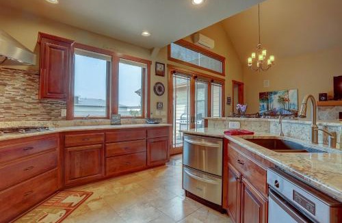 Mountain View House | Earth Water Fire 4 Bdrm Home with Spacious Deck - 30 Day Minimum home