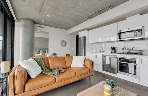 Connaught Apartment | Earthlight Golden Hour Corner