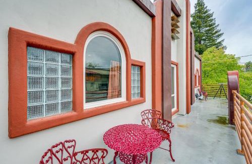Fair Oaks House | Easily Explore Fair Oaks Village! Unique Condo