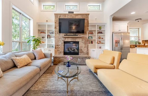 Holly House | East ATX Luxury Home + Saltwater Pool + Near Downtown + on Lady Bird Lake Trail