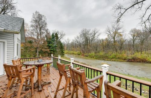 East Aurora House | East Aurora Home ~ 18 Mi to Downtown Buffalo!