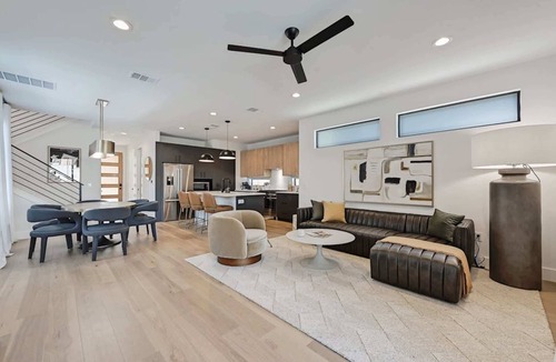 Holly Condo | East Austin 5BR w Private Pool, Rooftop & Views!