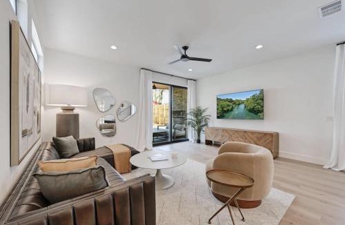 Holly House | East Austin 5BR w Private Pool Rooftop & Views