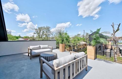 Holly House | East Austin 5BR w Private Pool Rooftop & Views