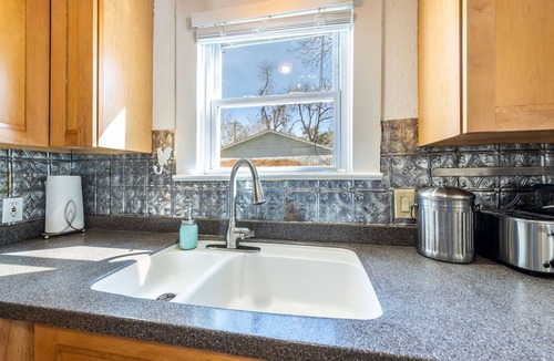 Govalle Cottage | East Austin Bungalow - Parking - W/D - Updated - 2 Miles to E 6th - Yard