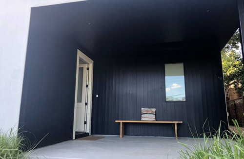Rosewood House | East Austin Bungalow
