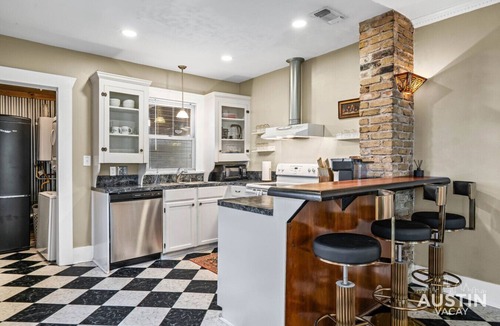 Swede Hill House | East Austin Charmer│Grill, Fenced Yard & Patio│Near Rainey, UT & 6th St