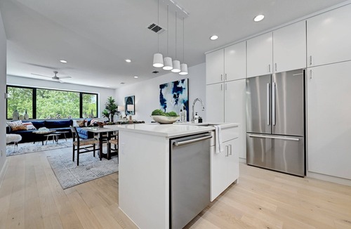 MLK House | East Austin Condo with Rooftop Deck - Quinn