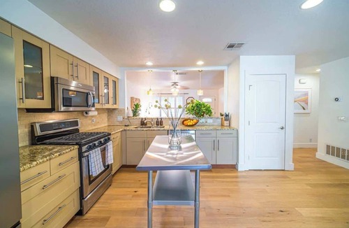 Blackshear-Prospect Hill House | East Austin Gem | Walk to Food & Fun