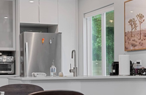 MLK House | East Austin Home | In-Law Suite | Office+Fast Wifi