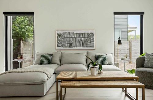 Chestnut House | East Austin Oasis - Pool - Grill - Modern 4BR Home