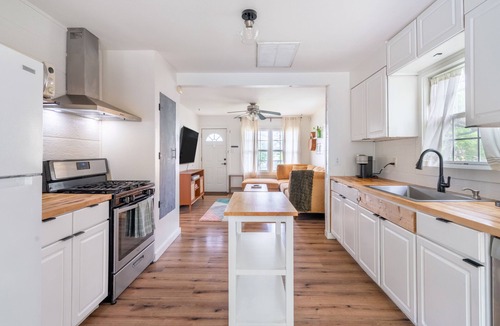 East MLK House | East Austin - Retro Vibes and Charm