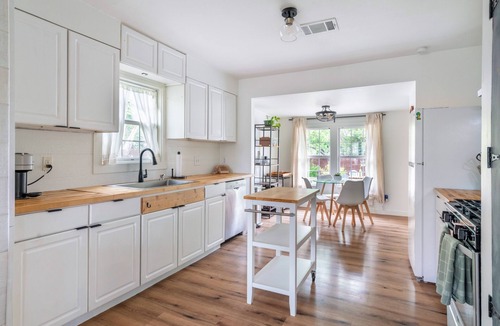 East MLK House | East Austin - Retro Vibes and Charm
