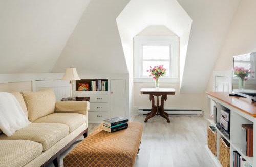 Jamestown Bed & Breakfast | East Bay Bed & Breakfast