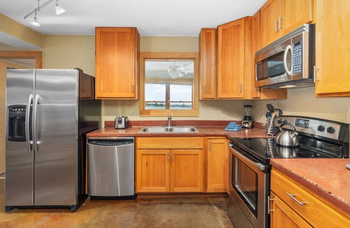 Grand Marais Apartment | East Bay Suites