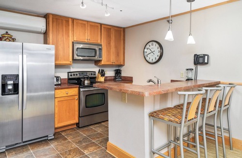 Grand Marais Apartment | East Bay Suites